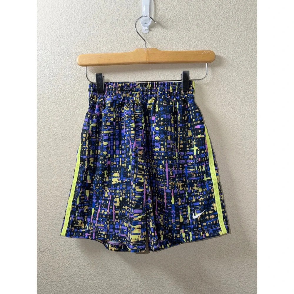 Boys Nike Drifit Shorts Size Medium